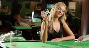 Antarmuka pemilihan meja Blackjack dengan filter limit dan bahasa dealer